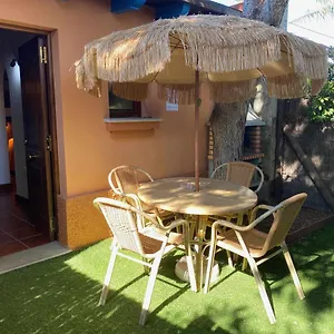 https://estudio-para-pareja-con-jardincito-privado-barbacoa-con.es-andalucia.com