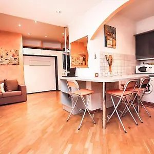 https://petite-home-in-rome.it-romehotels.com
